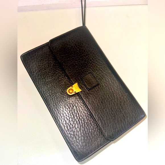 Burberrys black wristlet, clutch. Leather. Amazing vintage piece. Note pics. - Picture 12 of 16